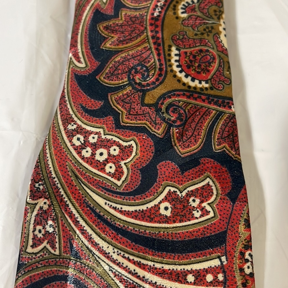 Alexander Lloyd men’s paisley tie in red, blue and gold… 3.5 “ L by 62 like new - Picture 2 of 6